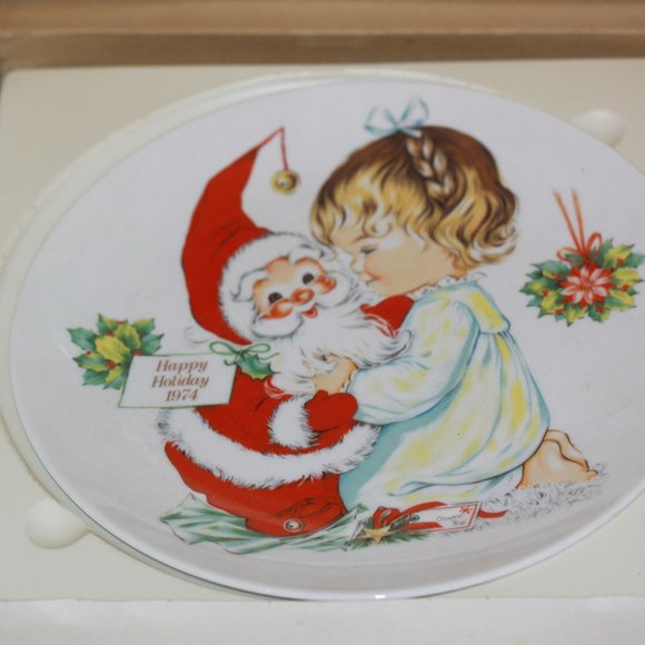1974 Christmas Plate in Box Goebel Charlote Bjy  Measures 8 1/2 inches - Picture 1 of 3